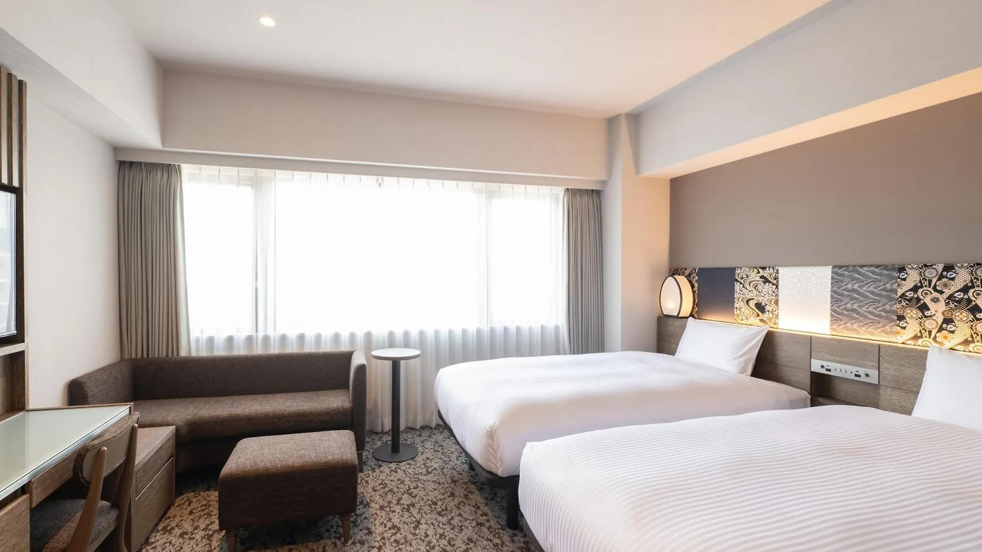 Hotel Insomnia Kyoto Oike 3*,  Japón